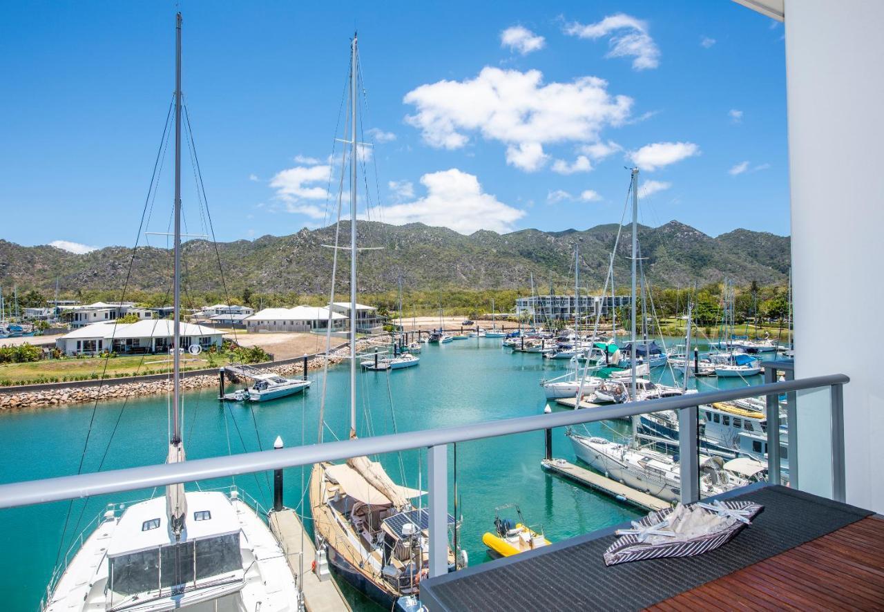 Absolute Waterfront Magnetic Island Apartment Nelly Bay