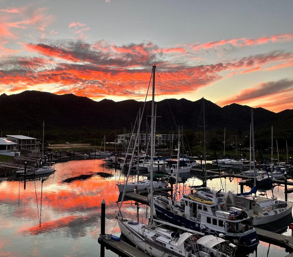 Absolute Waterfront Magnetic Island