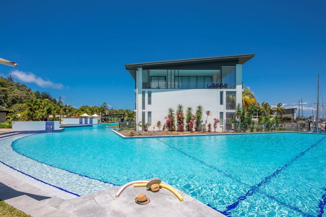 Absolute Waterfront Magnetic Island *